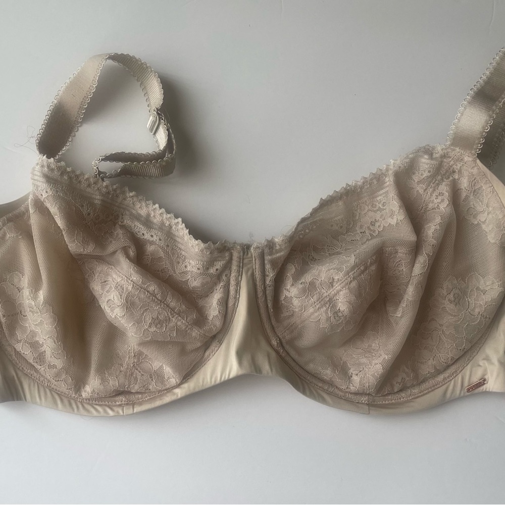 Dorina bra size 42 DD.